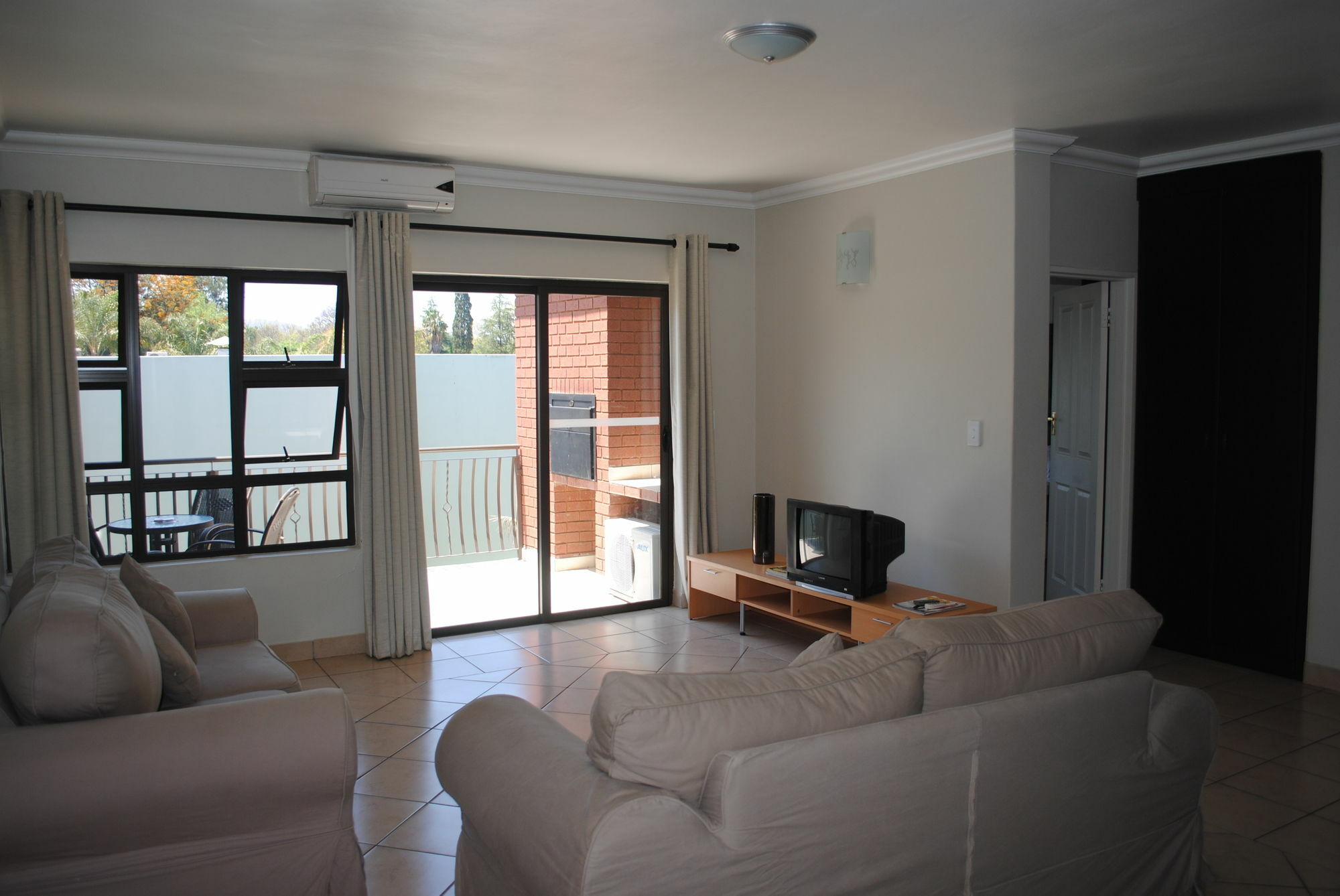 הארטביספורט Palm Valley Inn And Day Spa מראה חיצוני תמונה